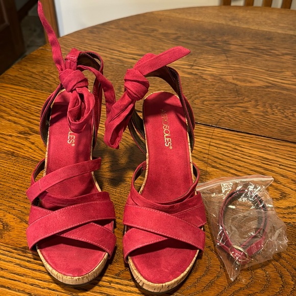 Pink Wedges - Picture 1 of 4